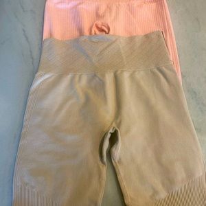 Savvi leggings medium 2 Orange and Tanned  new still with tags. Sold per item